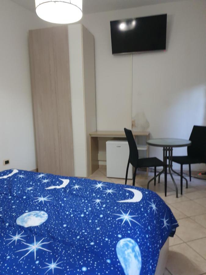 Romeo1 Appartement Gallarate Buitenkant foto
